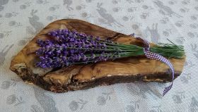 Olivenschale mit Lavendel.jpg