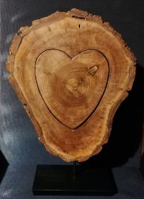 __herz beschützt__nussb._45 cm__Jochen+Melinda.jpg